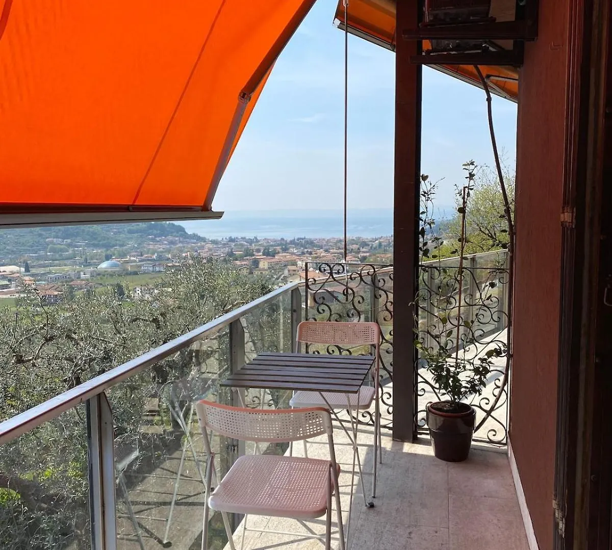 Panoramic Garda Apartment Costermano