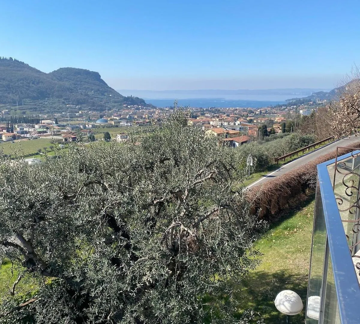 Panoramic Garda Apartment Costermano
